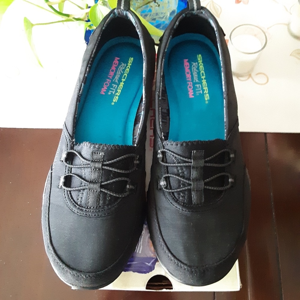 Skechers Memory Foam Black Flats Size 7.5